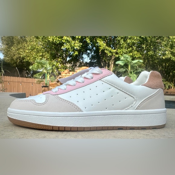 JCrew Court Sneaker - Size 5 Women’s New - Picture 2 of 9